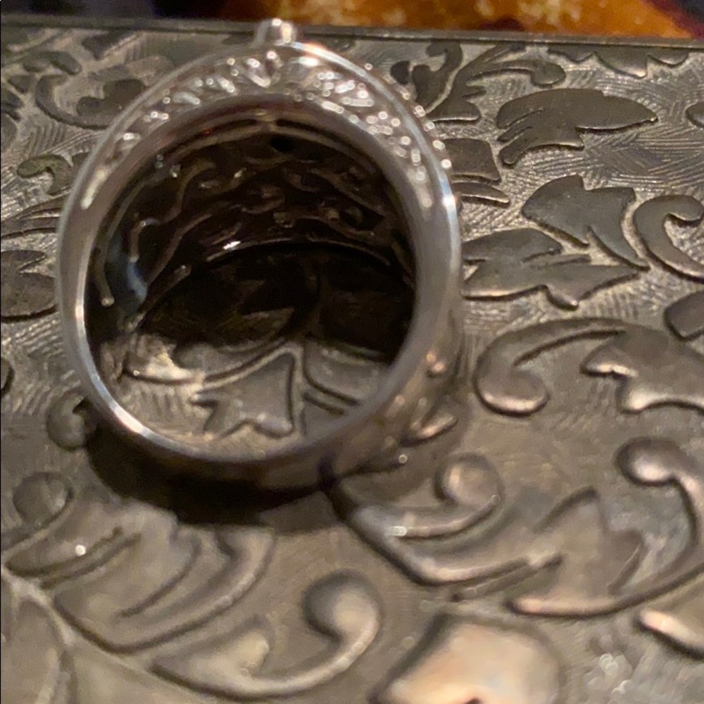 Ring - Picture 3 of 4